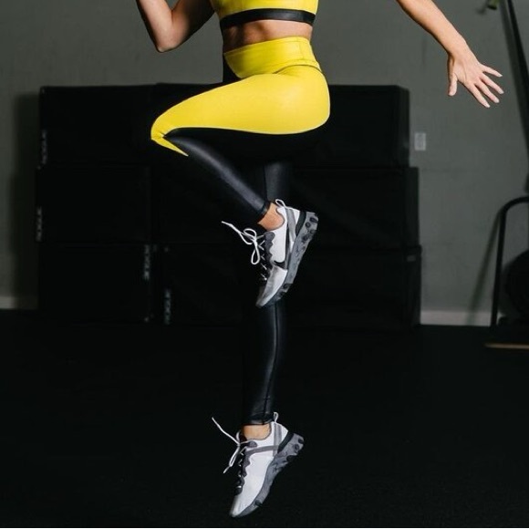 ZYIA 🌙 | NWOT Neon Yellow Metallic Light n Tight Hi-Rise Leggings 24” - Picture 2 of 6